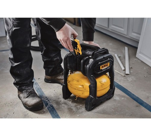 Компресор повітряний акумуляторний DeWALT DCC1018N