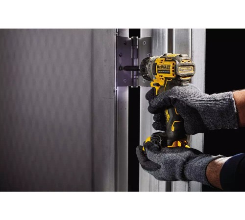 Шуруповерт аккумуляторный бесщеточный DeWALT DCF601D2