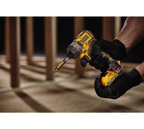 Шуруповерт акумуляторний безщітковий DeWALT DCF601N