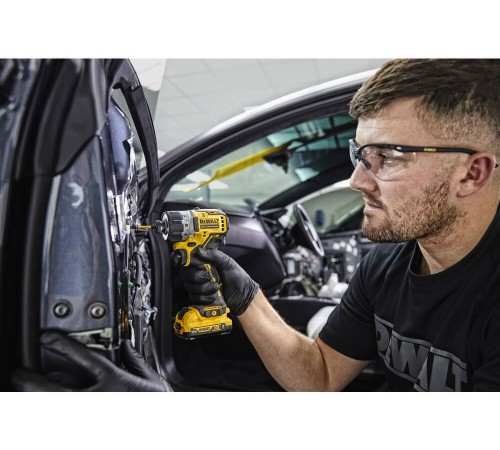 Шуруповерт акумуляторний безщітковий DeWALT DCF601N