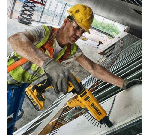 Акумуляторний шуруповерт DeWALT DCF620NT