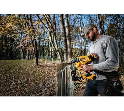 Степлер скобозабивний акумуляторний безщітковий DeWALT DCFS950P2