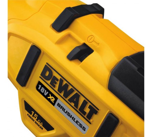 Аккумуляторный гвоздезабиватель DeWALT DCN650N