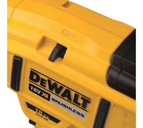 Акумуляторний скобозабивач DeWALT DCN681D2