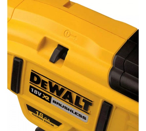 Степлер скобозабивний акумуляторний DeWALT DCN682N