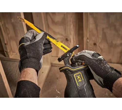 Пила шабельна акумуляторна DeWALT DCS382N