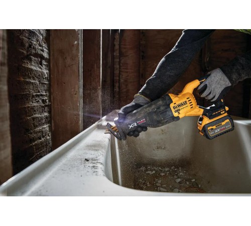 Пила шабельна акумуляторна DeWALT DCS386NT