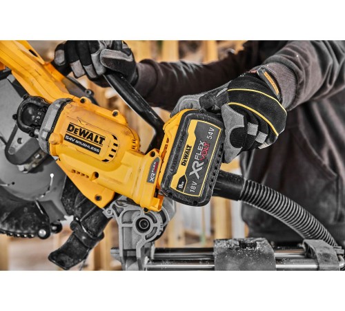 Пила торцювальна акумуляторна безщіткова DeWALT DCS781N