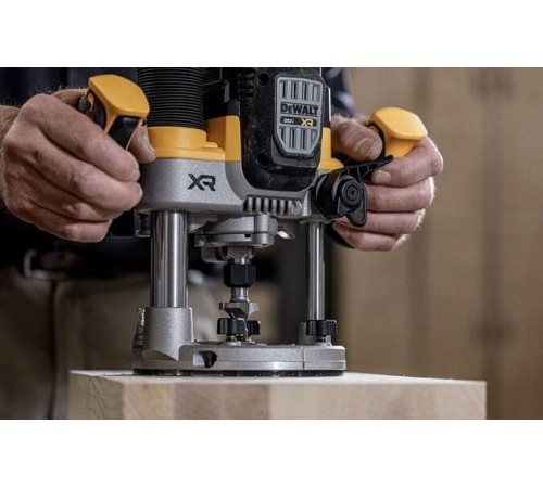 Погружной аккумуляторный фрезер DeWALT DCW620NT