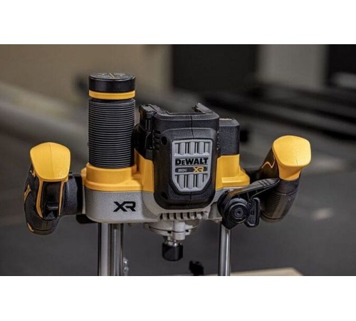 Погружной аккумуляторный фрезер DeWALT DCW620NT