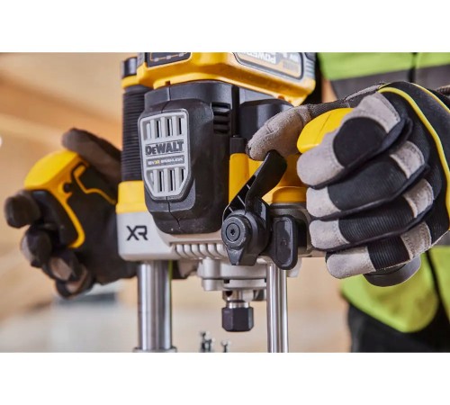 Погружной аккумуляторный фрезер DeWALT DCW620H2