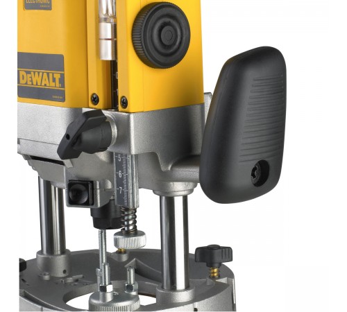 Фрезер DeWALT DW625E