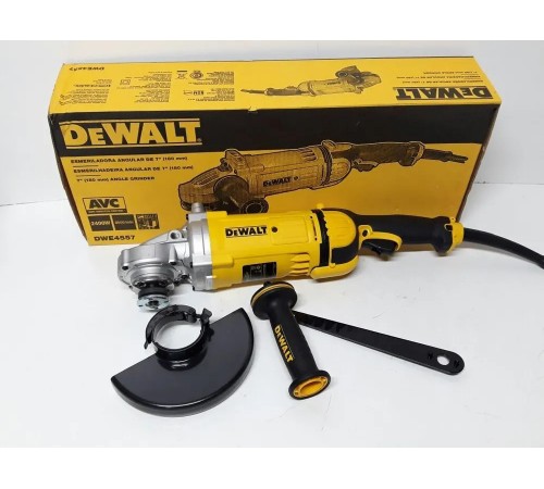 Угловая шлифмашина-болгарка DeWALT DWE4557